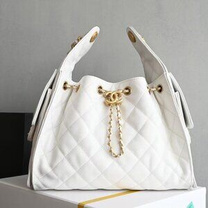 Classic CHANEL Bag: A Stylish and Versatile Choice for Elegance